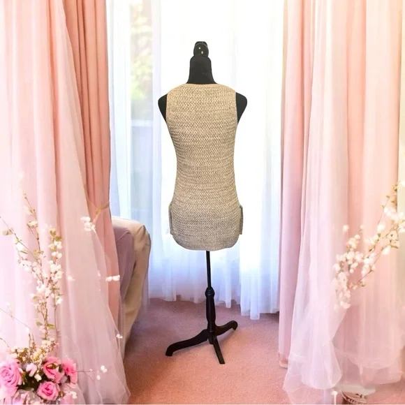 Tommy Bahama Top - Picture 2 of 8